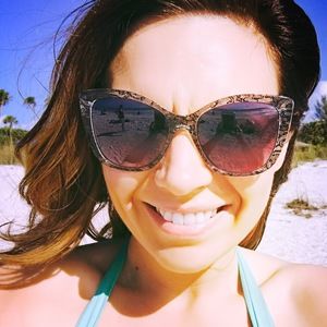 Meet your Posher, Holly